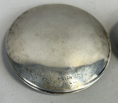 Lot 13 - JUDAICA SILVER COMPACT AND MIRROR ALONG WITH AN SILVER ENAMEL BOX