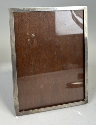 Lot 23 - A STERLING SILVER PICTURE FRAME