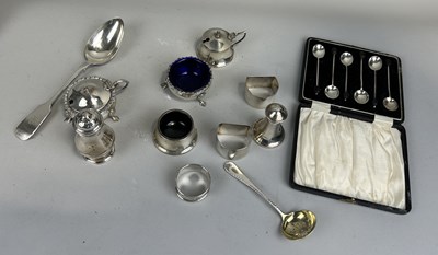 Lot 19 - A COLLECTION OF SILVER ITEMS TO INCLUDE A SERVICE SPOON, SALTS, SPOONS ETC