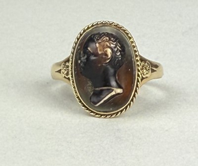 Lot 149 - A RARE 'BLACKAMOOR' CAMEO GOLD RING, THE SHANK DATED 1887