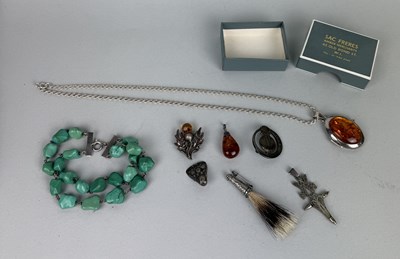 Lot 181 - A COLLECTION OF SILVER JEWELLERY TO INCLUDE SCOTTISH, AMBER