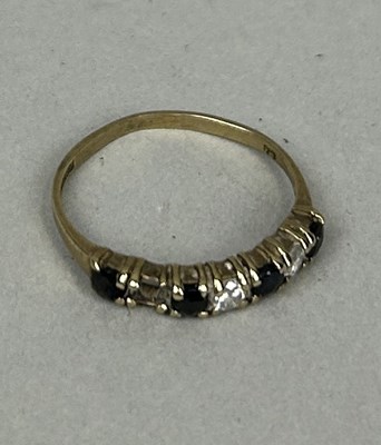 Lot 66 - A 9CT GOLD RING SET WITH DIAMONDS AND SAPPHIRES