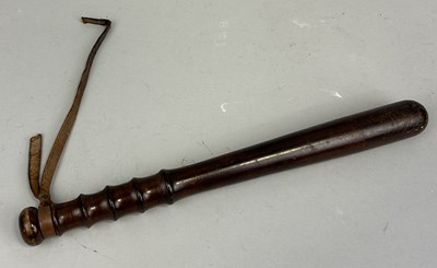 Lot 604 - AN ANTIQUE POLICE TRUNCHEON