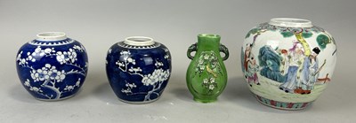 Lot 209 - A GROUP OF CHINESE CERAMICS (4)