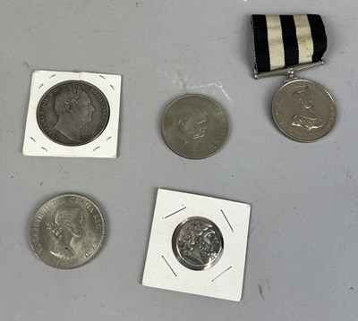 Lot 286 - FIVE COINS/MEDALS (5)