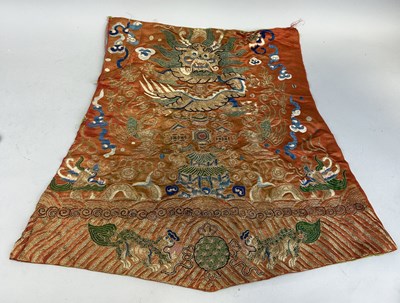 Lot 190 - A CHINESE DRAGON EMBROIDERY, QING DYNASTY