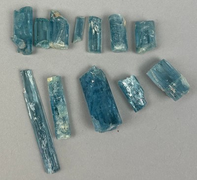 Lot 20 - A COLLECTION OF AQUAMARINE, 

Total weight: 28....