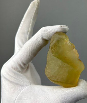 Lot 22 - A VERY LARGE LIBYAN DESERT GLASS...