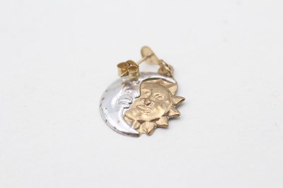 Lot 68 - A PAIR OF 9CT GOLD SUN AND MOON DROP EARRINGS (0.7g)