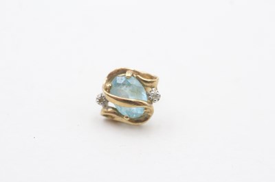 Lot 73 - A PAIR OF 9CT GOLD BLUE TOPAZ AND DIAMOND STUD EARRINGS (2g)
