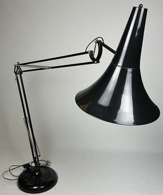 Lot 165 - A LARGE BLACK STANDARD LAMP

190cm H

**Please...