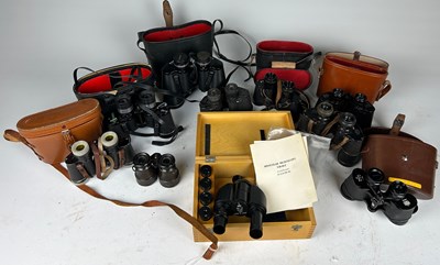 Lot 190 - A GROUP OF BINOCULARS IN CASES, various names...