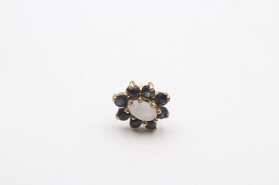 Lot 78 - A PAIR OF 9CT GOLD SAPPHIRE AND OPAL CLUSTER STUD EARRINGS (1.1g)