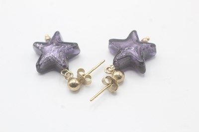 Lot 81 - A PAIR OF 9CT GOLD BLUE GLASS STAR DROP EARRINGS (3.6g)