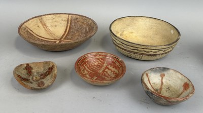 Lot 235 - A GROUP OF FIVE PRE-COLUMBIAN BOWLS