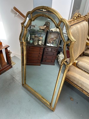 Lot 186 - AN ITALIAN GILTWOOD WALL MIRROR

112cm x 66cm