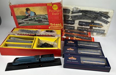 Lot 217 - A COLLECTION OF BOXED RAILWAY MODELS TO...