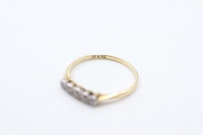 Lot 102 - A 18CT GOLD OLD CUT DIAMOND FIVE STONE RING (1.2g)