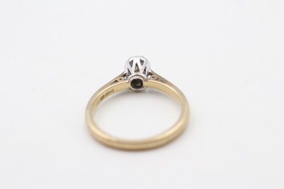 Lot 105 - A 9CT GOLD SOLITAIRE DIAMOND RING, TDW 0.33ct (2.2g)