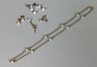 Lot 64 - A 9CT GOLD AND PEARL BRACELET ALONG WITH THREE PAIRS OF GOLD AND PEARL EARRINGS (7)