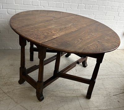 Lot 681 - AN ANTIQUE GATELEG TABLE