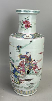 Lot 220 - A CHINESE 19TH CENTURY VASE DECORATED WITH HORSES AND RIDERS