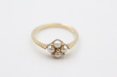 Lot 119 - A 9CT GOLD VINATGE SEED PEARL DRESS RING (2g)