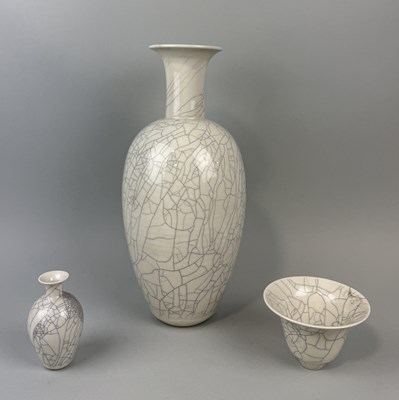 Lot 313 - CHRISTINE ANN RICHARDS (BRITISH B.1949): THREE CRACKLE GLAZED CERAMIC VASES