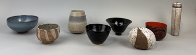 Lot 360 - A COLLECTION OF SEVEN STUDIO CERAMICS, TO INCLUDE KATE SCHURICHT