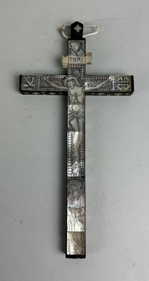 Lot 112 - AN ANTIQUE MOTHER OF PEARL CRUCIFIX