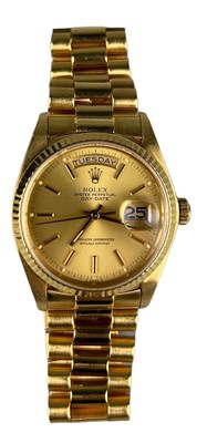 Lot 23 - A GENTLEMAN'S 18CT GOLD ROLEX OYSTER PERPETUAL...