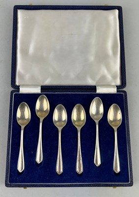 Lot 67 - A SILVER AND GILT SPOON PRESENTATION SET IN A...