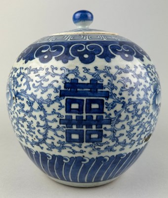 Lot 104 - A CHINESE PORCELAIN GINGER JAR AND LID,...