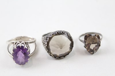 Lot 148 - COLLECTION OF STERLING SILVER MIDCENTURY STONE SET RINGS X3 (20G)