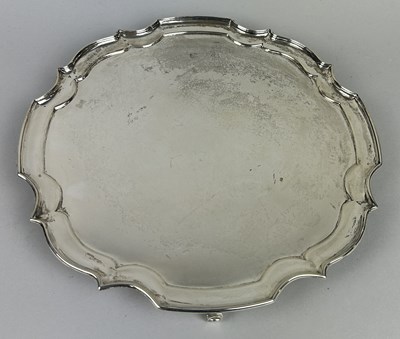 Lot 2 - A LARGE SILVER SALVER MARKED FOR JAMES DEAKIN AND SONS