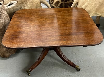 Lot 378 - A GEORGIAN MAHOGANY SQUARE TILT-TOP BREAKFAST...