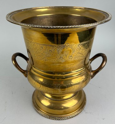 Lot 456 - A LARGE BRASS CAMPAGNA URN

28cm x 26cm