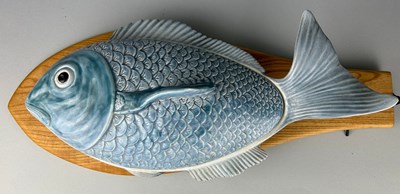 Lot 474 - A LARGE CERAMIC FISH ON A SHAPED HANDMADE...