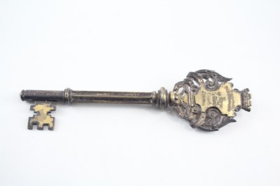 Lot 44 - EDWARDIAN .925 STERLING SILVER PRESENTATION KEY