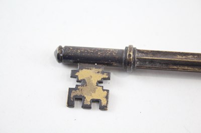Lot 44 - EDWARDIAN .925 STERLING SILVER PRESENTATION KEY