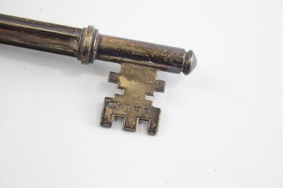 Lot 44 - EDWARDIAN .925 STERLING SILVER PRESENTATION KEY