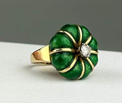 Lot 4 - A FABERGE STYLE STATEMENT RING, GREEN ENAMEL...