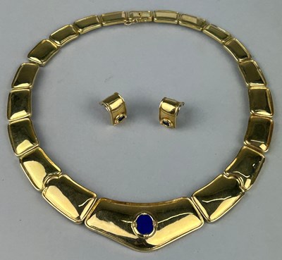 Lot 5 - A 18CT GOLD GRADUATED COLLAR NECKLACE WITH...