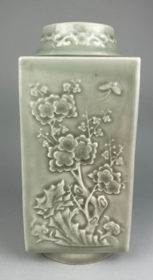 Lot 117 - A CHINESE CELADON SQAURE SHAPED VASE WITH...