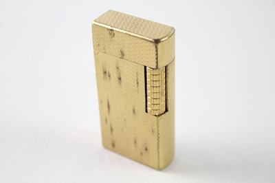 Lot 292 - VINTAGE DUNHILL 70 POCKET LIGHTER - GOLD TONE GUILLOCE TEXTURE - GOOD SPARK