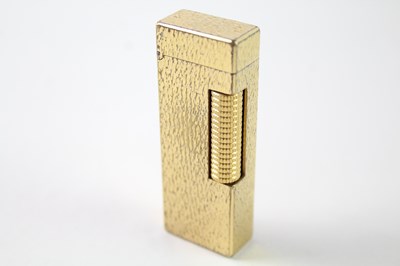 Lot 284 - DUNHILL ROLLAGAS POCKET LIGHTER, VINTAGE GOLD TONE W/ BARK TEXTURE GOOD SPARK