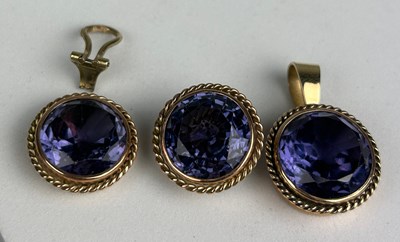 Lot 11 - A SET OF SYNTHETIC CORUNDUM GOLD MOUNTED...