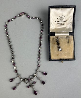 Lot 84 - AN ART DECO STYLE SILVER NECKLACE WITH PASTE...