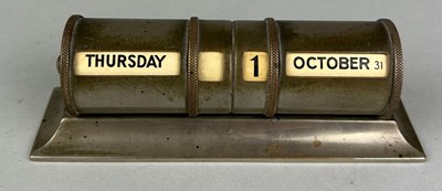 Lot 118 - A SMALL DESK PERPETUAL CALENDAR