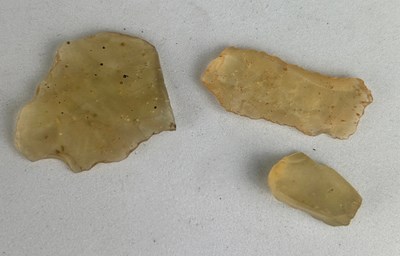 Lot 316 - NEOLITHIC SCRAPING TOOLS IN DESERT GLASS...